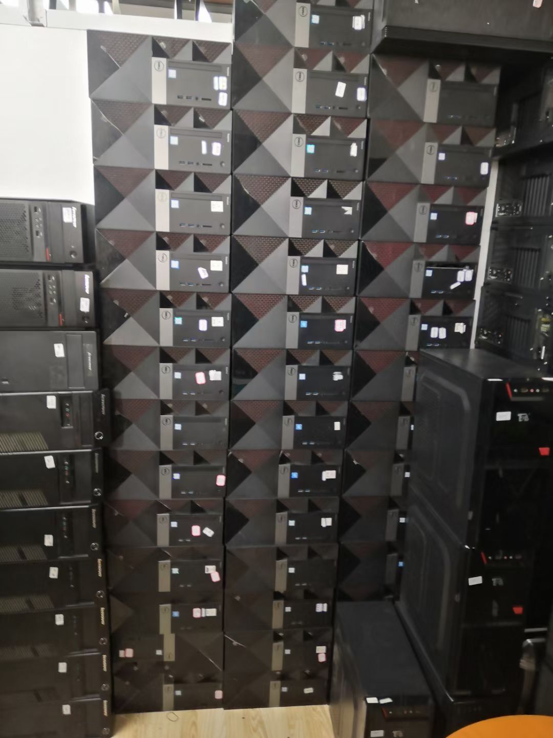 深圳專業電腦回收公司:回收領域的新星(圖2) 深圳專業電腦回收公司:回收領域的新星(圖2)