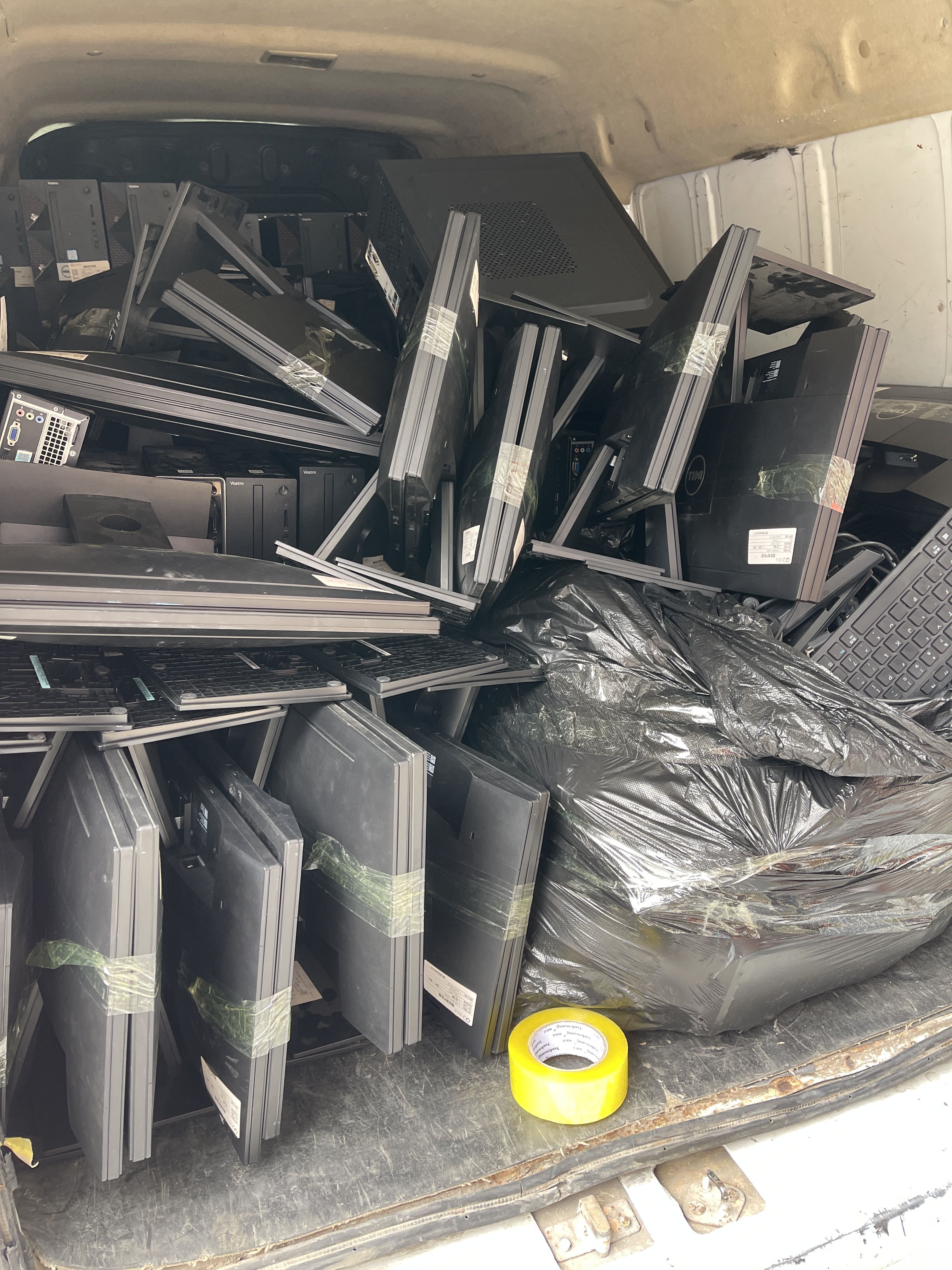 東莞電腦回收,九福貼心服務到您家(圖1) 東莞電腦回收,九福貼心服務到您家(圖1)