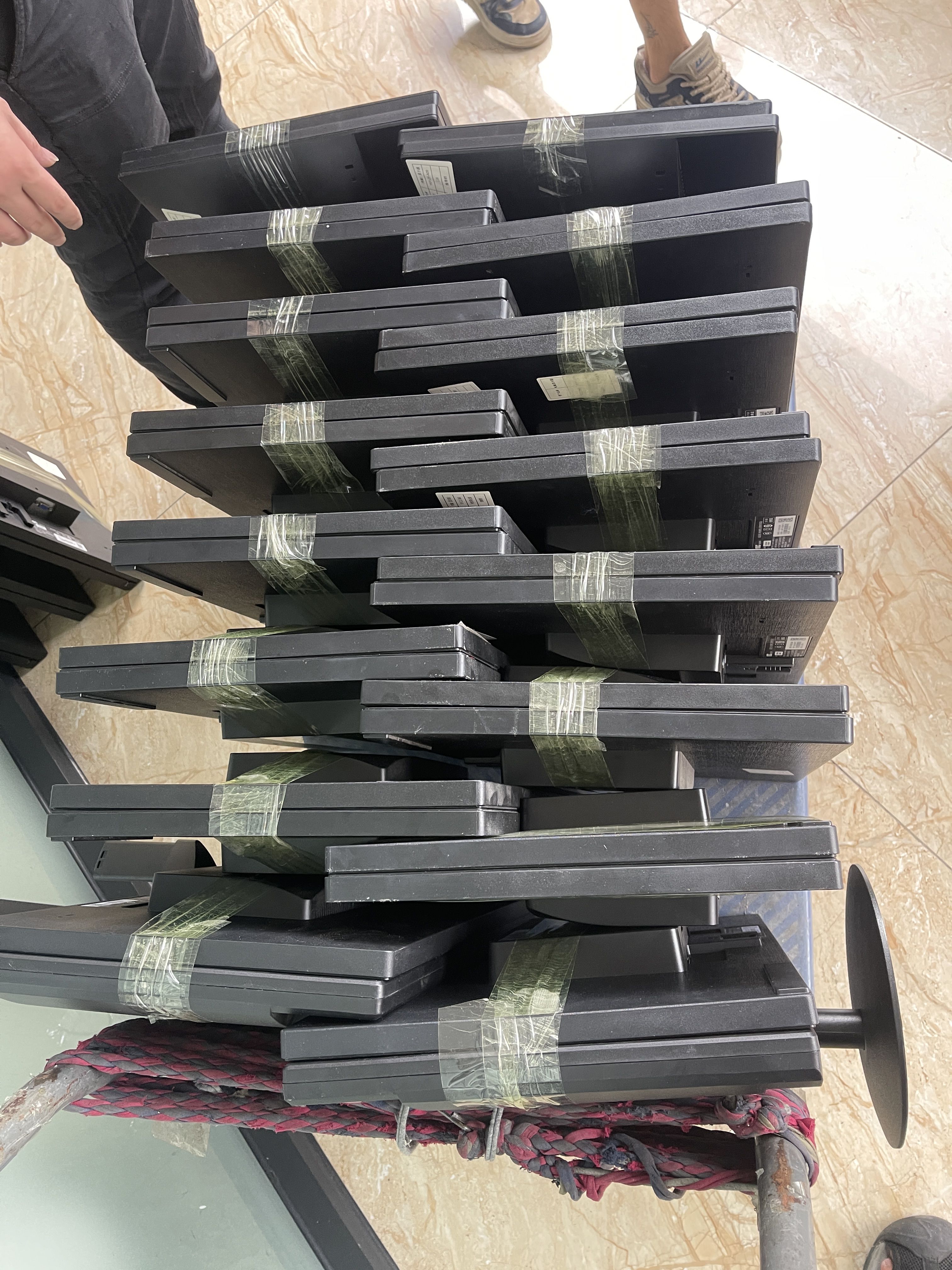 報廢電腦、不開機碎屏顯示器,廣州高價收啦(圖1) 報廢電腦、不開機碎屏顯示器,廣州高價收啦(圖1)